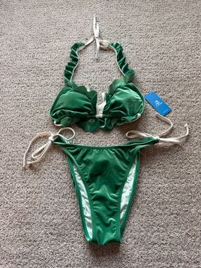 Cupshe Emerald Green Ruffle Halter Bikini with Cream Ties